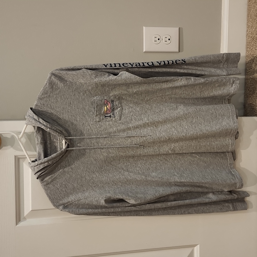 Vineyard Vines Womens Size Medium Gray Long Sleeve Tee Lacrosse with Hood.
